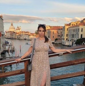 Meet your Posher, Albena